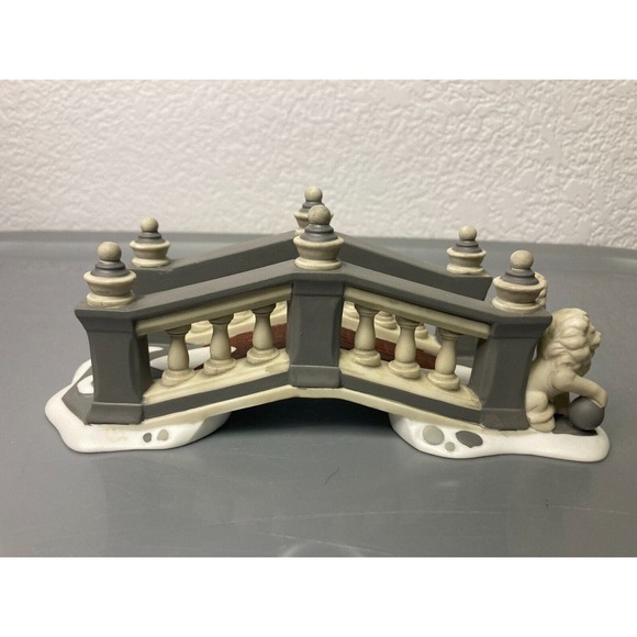 Department Dept 56 Heritage Village Collection Lionhead Bridge Porcelain #5864-5 - Picture 1 of 5